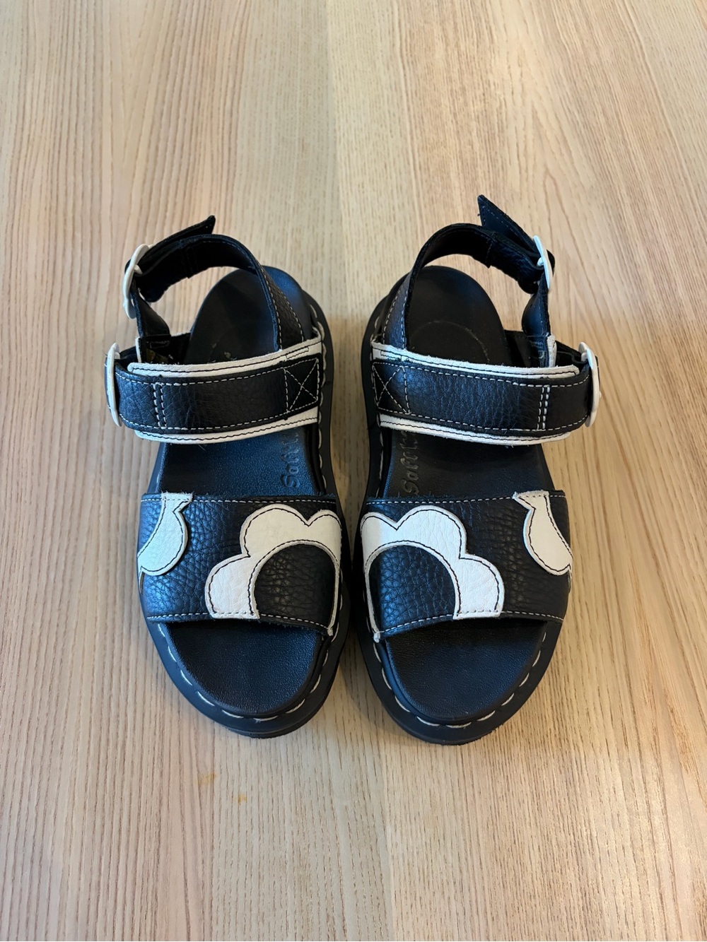 Dr. Martens Voss Mono Floral Sandals - Picture 2 of 5